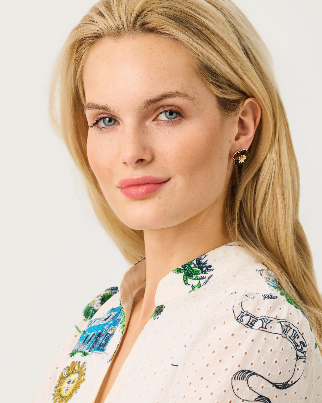 CAMOUFLAGE CATWALK EARRING IN COCO BEACH