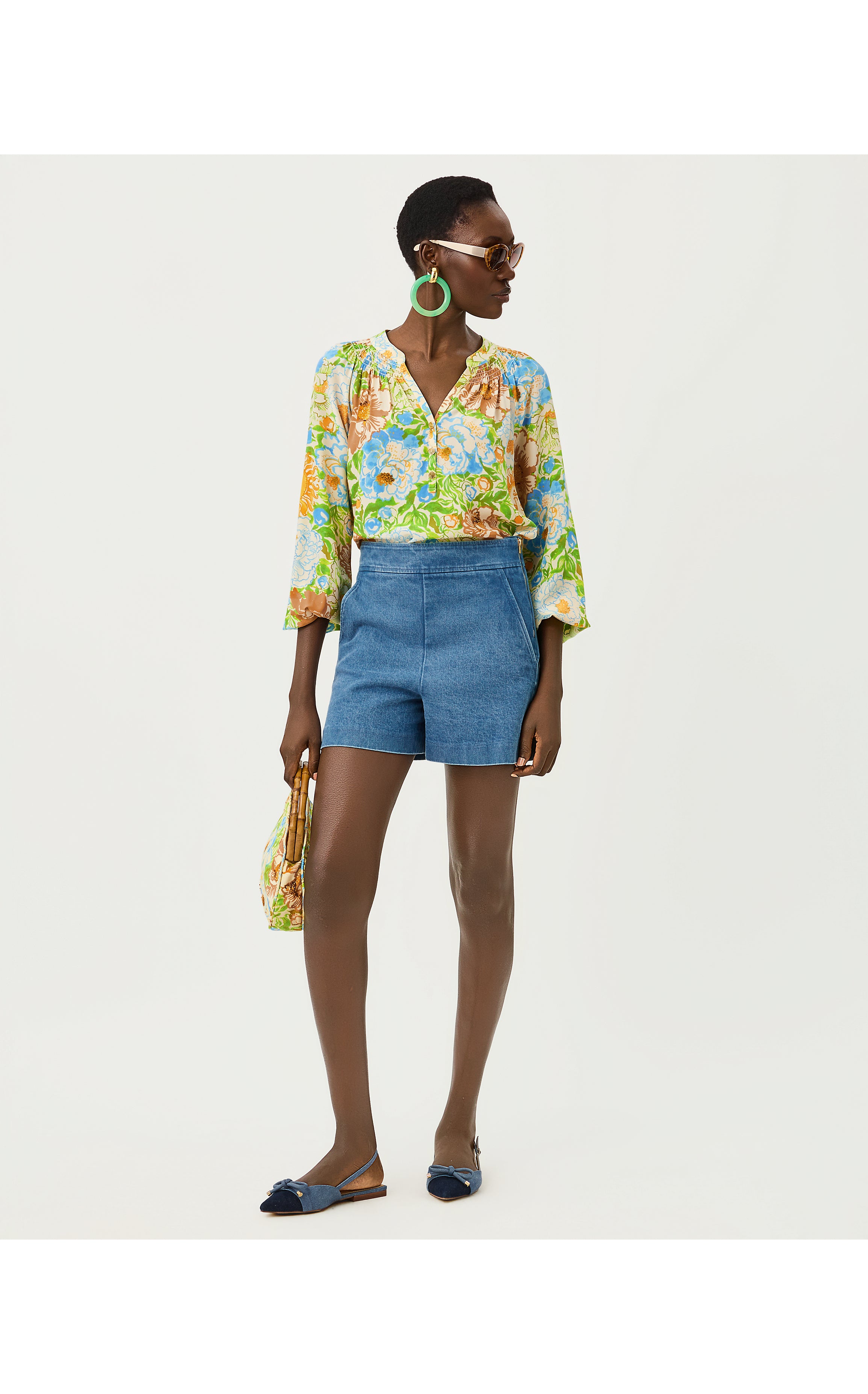SARISSA STRETCH DENIM SHORTS IN SYMPEONY WASH