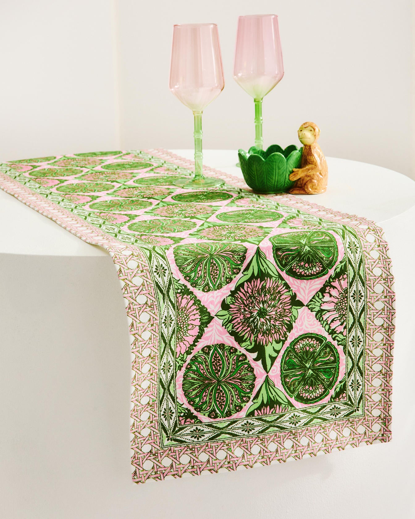 BORDERED TABLE RUNNER